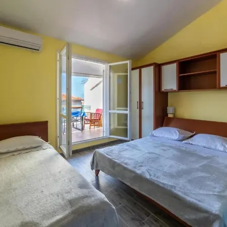 Ribarevi - Three Bedroom With Terrace And Sea View Apartman Makarska