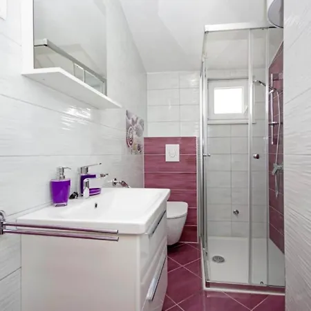 Ribarevi - Three Bedroom With Terrace And Sea View Makarska