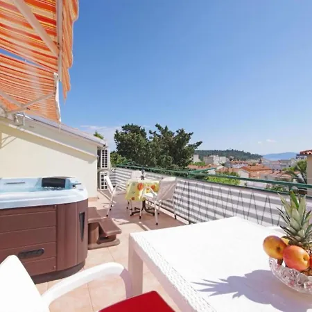 Ribarevi - Three Bedroom With Terrace And Sea View Makarska