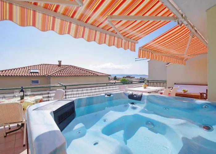 Ribarevi - Three Bedroom With Terrace And Sea View Daire