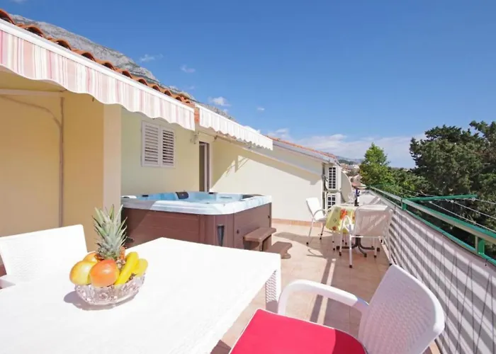 Ribarevi - Three Bedroom With Terrace And Sea View Makarska