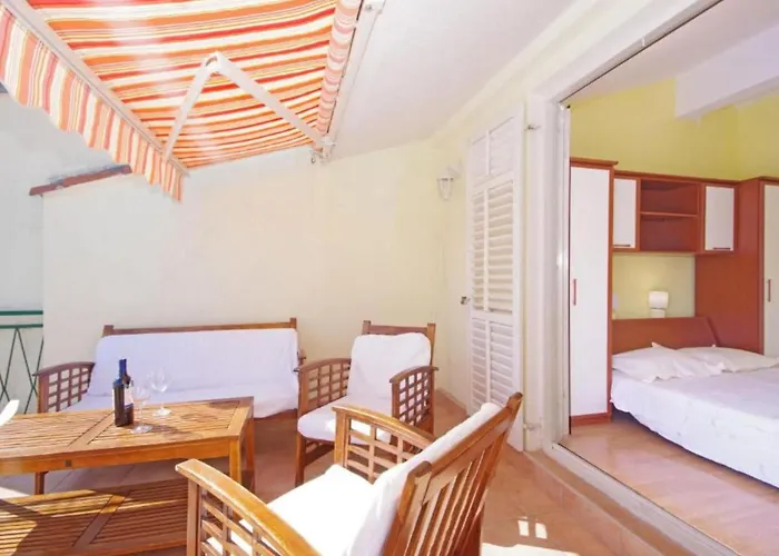 Apartmán Ribarevi - Three Bedroom With Terrace And Sea View Makarská