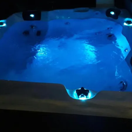 Ribarevi - Three Bedroom With Terrace And Sea View شقة ماكارسكا